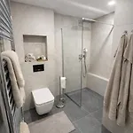 Luxury 2br Location